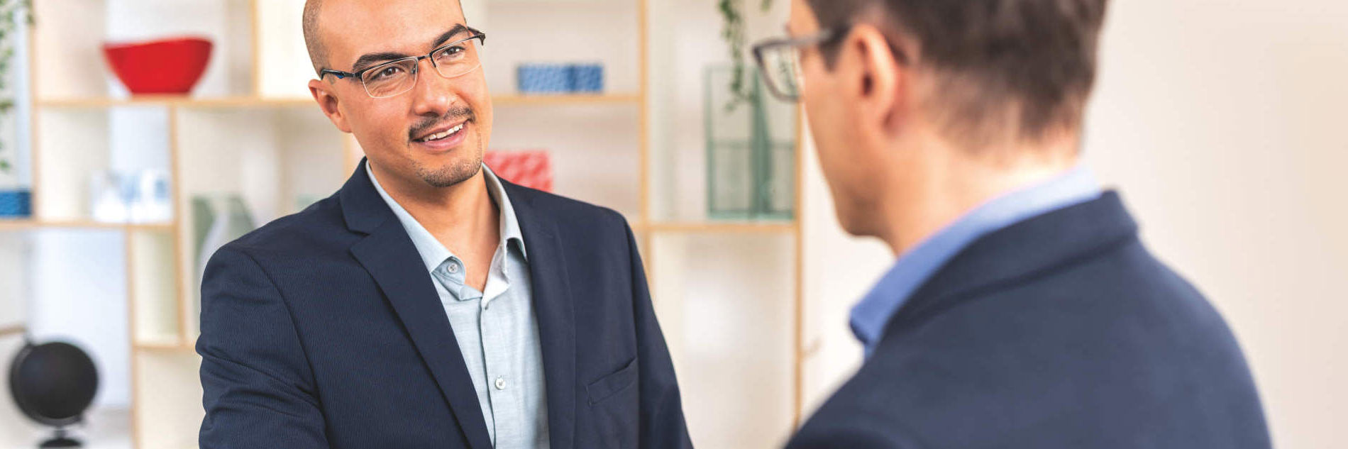 OEM, males shaking hands